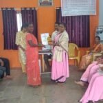 ग्रा.पं.आंगले अंतर्गत अहिल्याबाई होळकर पुरस्कार देताना